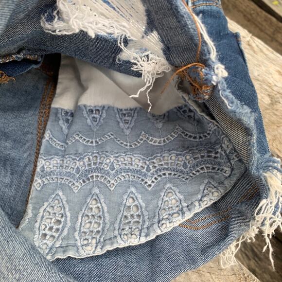 AEO Super Stretch Hi Rise Shortie crochet shorts Size 2 - Picture 2 of 6